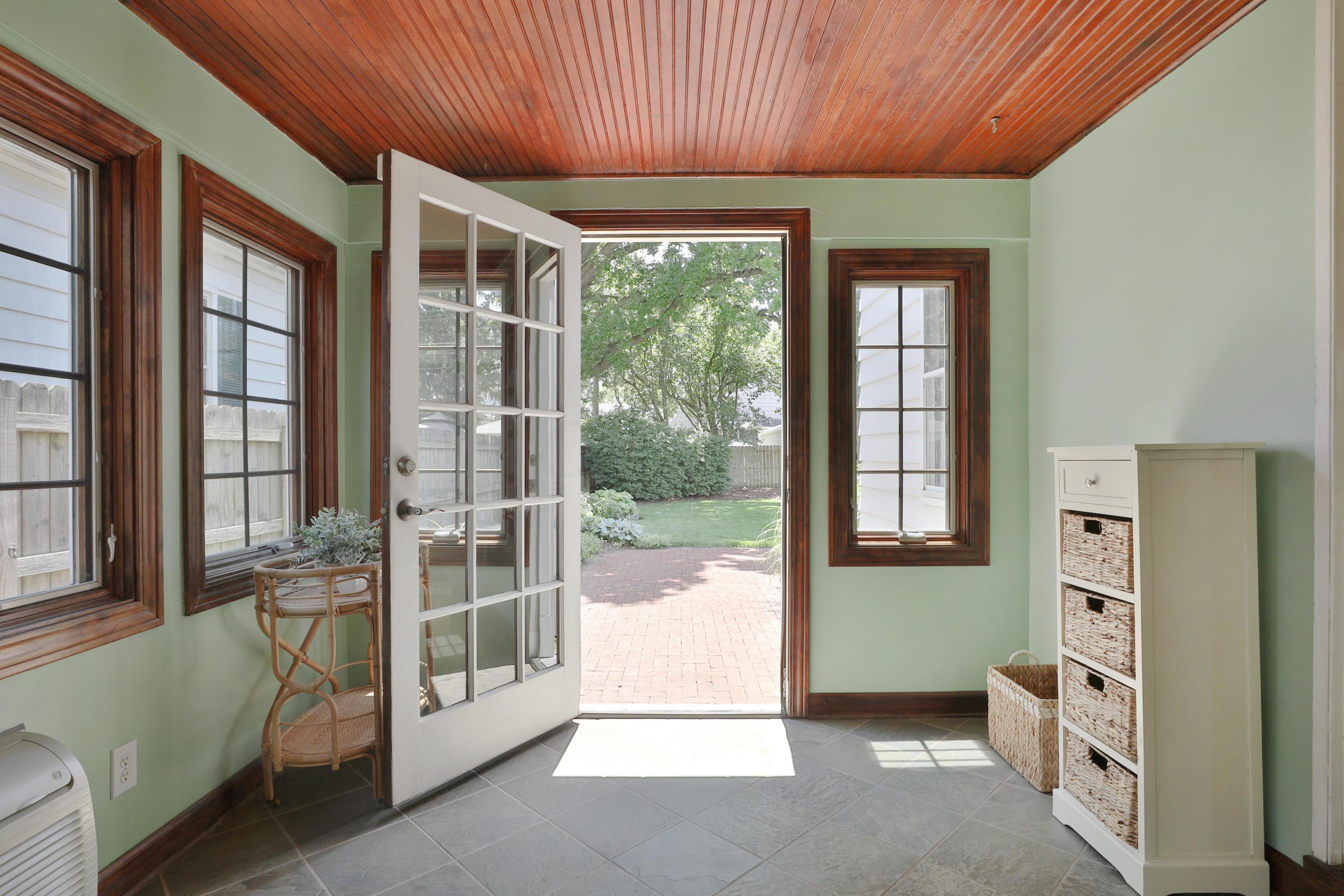 563 Fallis Road Columbus, OH 43214 - Photo 6 of 27 Gallery Image 6