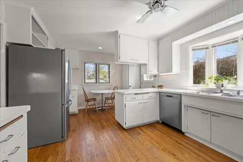 $849,000 | 811 Redbud Lane, Wilmette, IL 60091