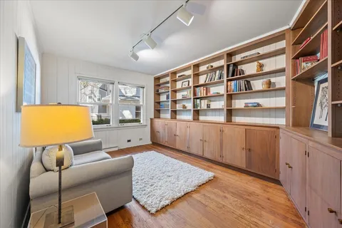 $849,000 | 811 Redbud Lane, Wilmette, IL 60091