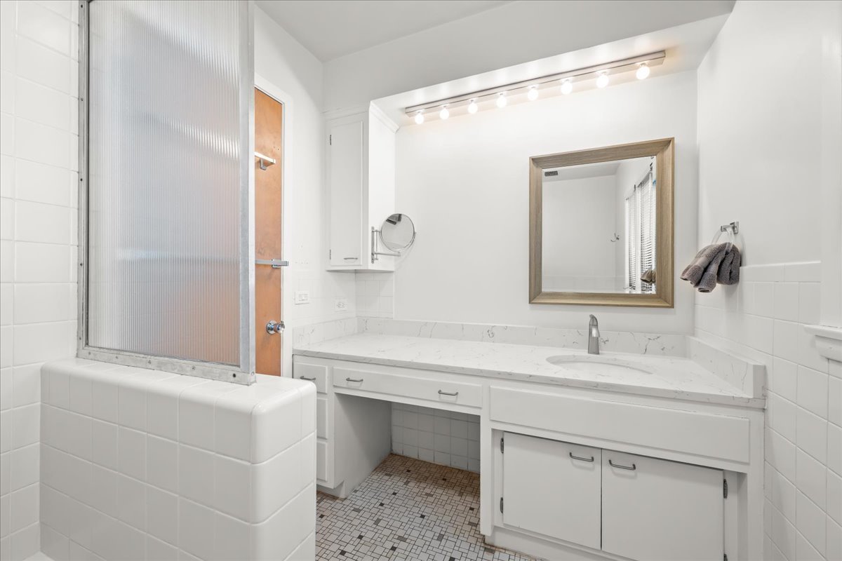 811 Redbud Lane Wilmette, IL 60091 - Photo 17 of 29