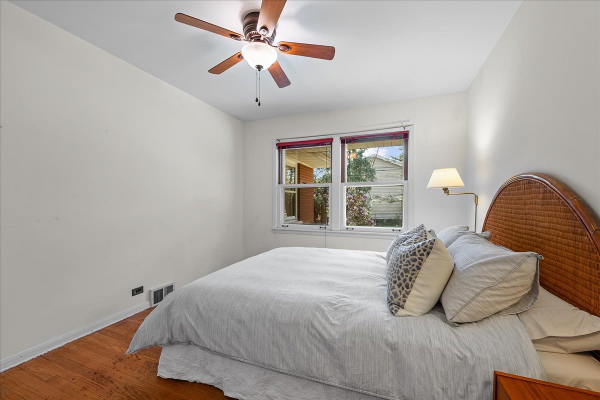 811 Redbud Lane Wilmette, IL 60091 - Photo 18 of 29