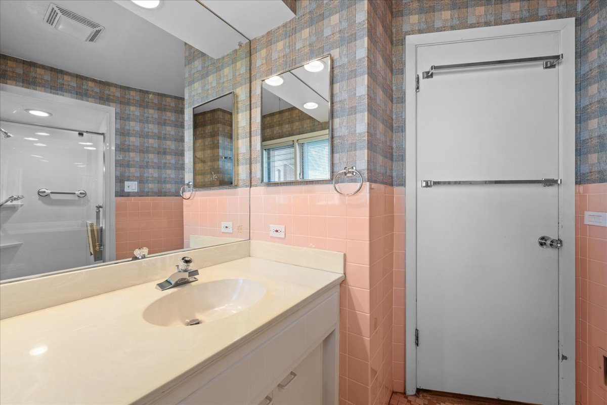 811 Redbud Lane Wilmette, IL 60091 - Photo 19 of 29