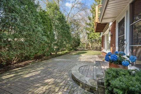 $849,000 | 811 Redbud Lane, Wilmette, IL 60091