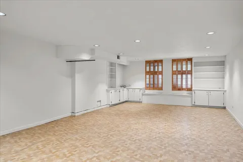 $849,000 | 811 Redbud Lane, Wilmette, IL 60091