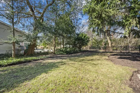 $849,000 | 811 Redbud Lane, Wilmette, IL 60091