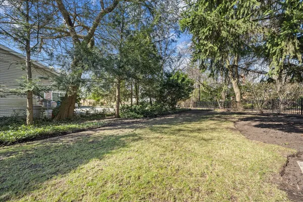 $849,000 | 811 Redbud Lane, Wilmette, IL 60091