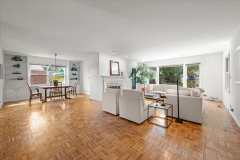 $849,000 | 811 Redbud Lane, Wilmette, IL 60091