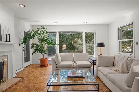 $849,000 | 811 Redbud Lane, Wilmette, IL 60091