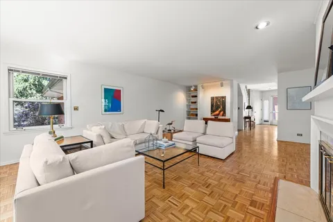 $849,000 | 811 Redbud Lane, Wilmette, IL 60091