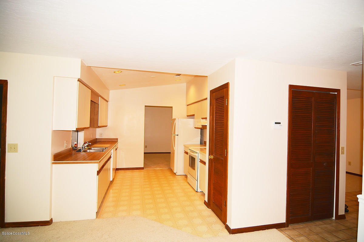 321 Huntsville Street Northeast Palm Bay, FL 32907 - Photo 11 of 26 11kit5