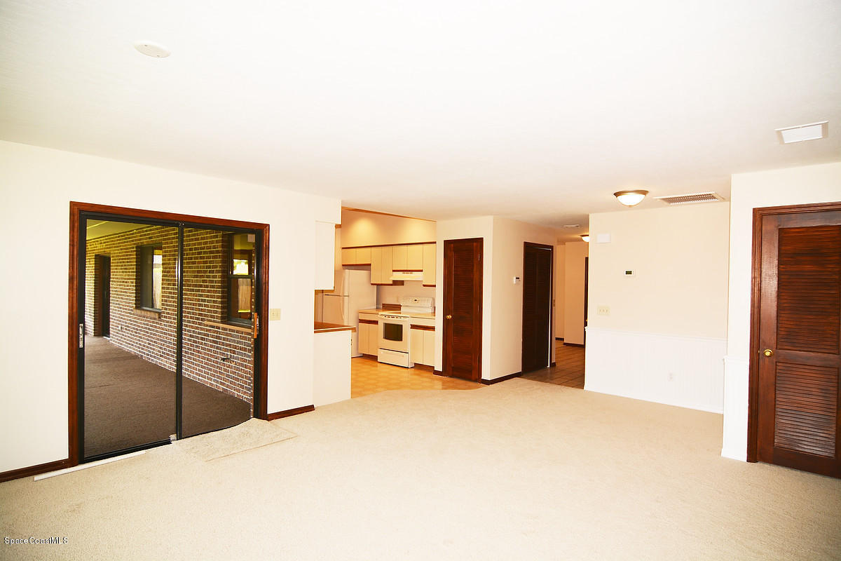 321 Huntsville Street Northeast Palm Bay, FL 32907 - Photo 15 of 26 15fam4