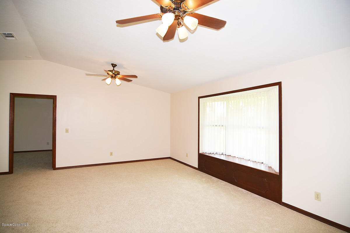 321 Huntsville Street Northeast Palm Bay, FL 32907 - Photo 4 of 26 03liv2