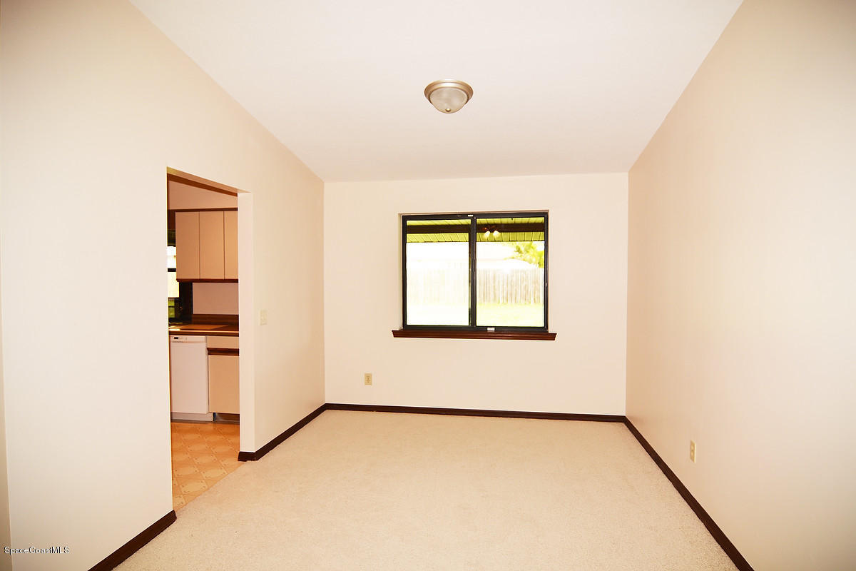 321 Huntsville Street Northeast Palm Bay, FL 32907 - Photo 6 of 26 05din1