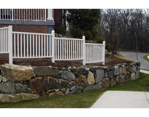 170 Haverhill Street, Unit 138 Andover, MA 01810 - Photo 14 of 16 a backyard of a house with lots of green space