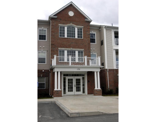 170 Haverhill Street, Unit 138 Andover, MA 01810 - Photo 2 of 16 a front view of a house