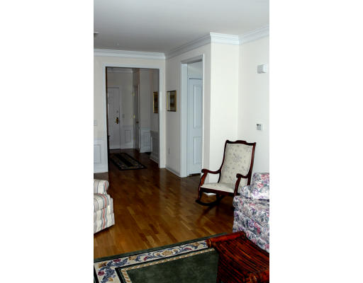 170 Haverhill Street, Unit 138 Andover, MA 01810 - Photo 9 of 16 a living room with furniture and a mirror