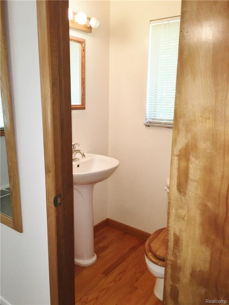 29015 Armada Ridge Road Richmond, MI 48062 - Photo 9 of 50 Master Bedroom bathroom