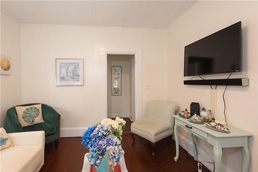 11 Brewer Street Newport, RI 02840 - Photo 4 of 25