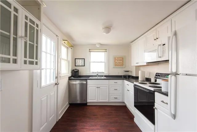 $4,750 | 11 Brewer Street, Newport, RI 02840