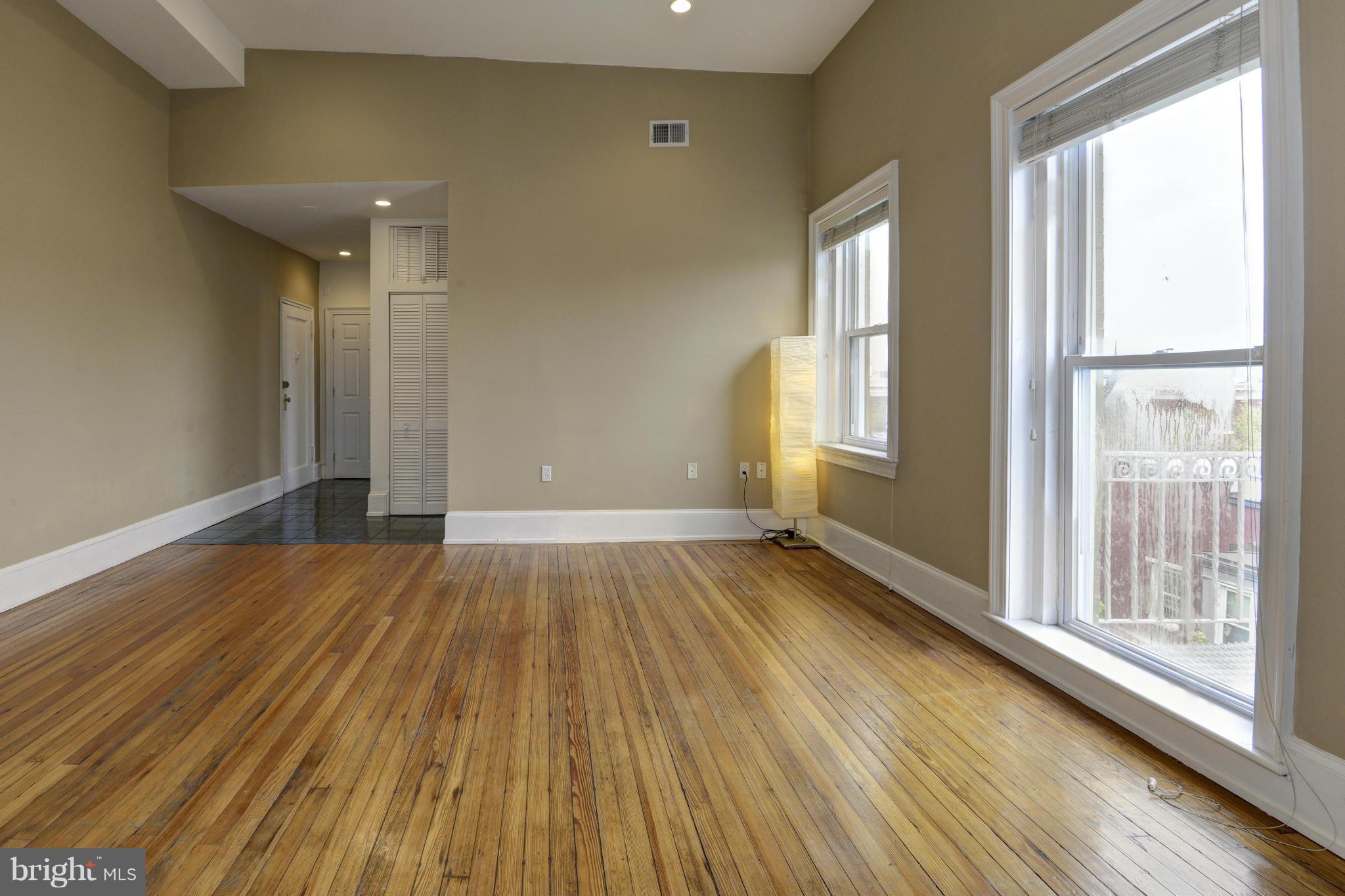 1423 R Street Northwest, Unit 502 Washington, DC 20009 - Photo 3 of 13 Living Room