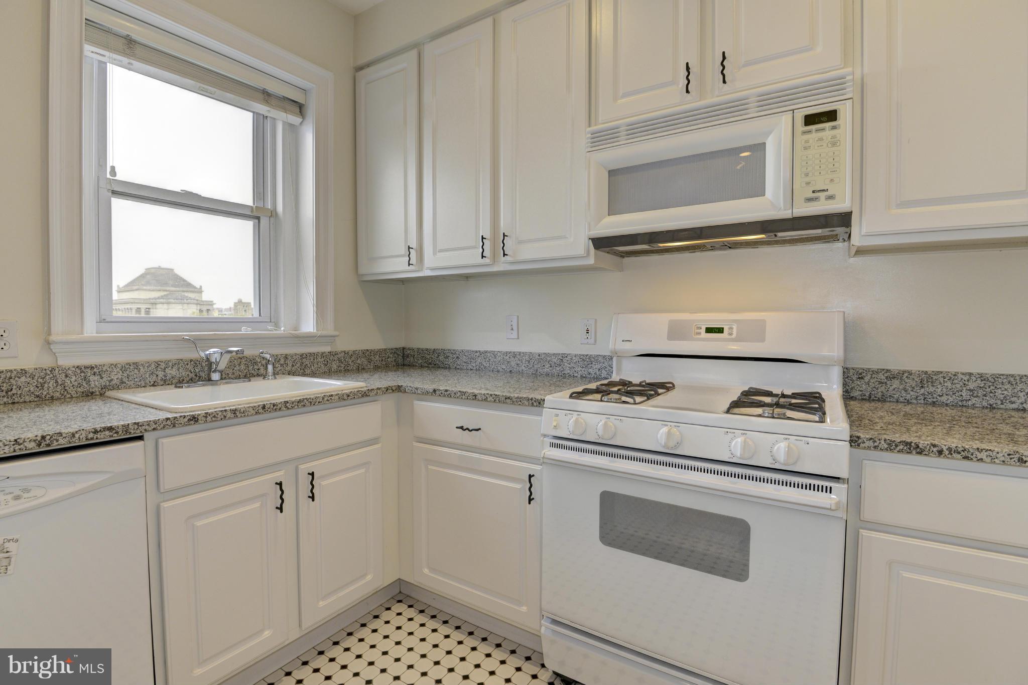 1423 R Street Northwest, Unit 502 Washington, DC 20009 - Photo 5 of 13 Kitchen