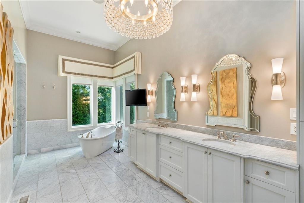 475 Heards Ferry Rd Atlanta, GA 30328 - Photo 12 of 39