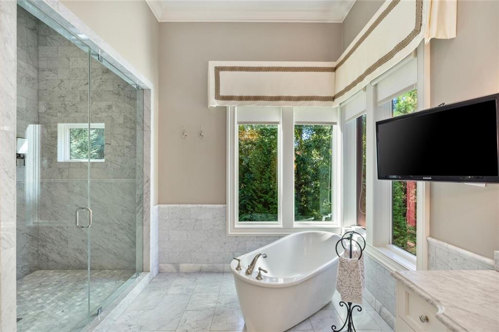 475 Heards Ferry Rd Atlanta, GA 30328 - Photo 13 of 39