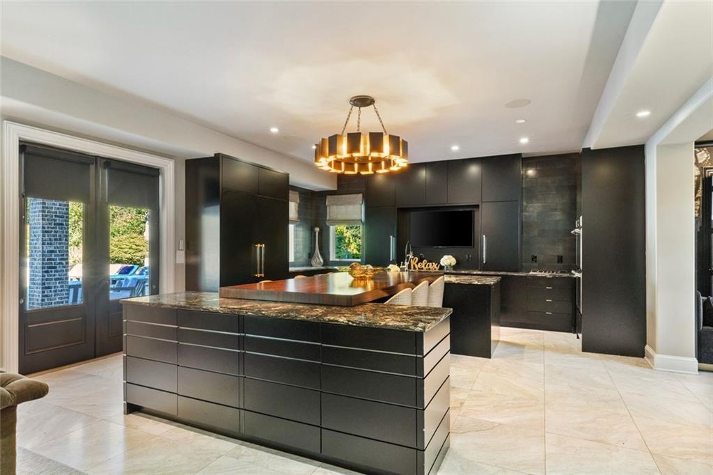 475 Heards Ferry Rd Atlanta, GA 30328 - Photo 19 of 39