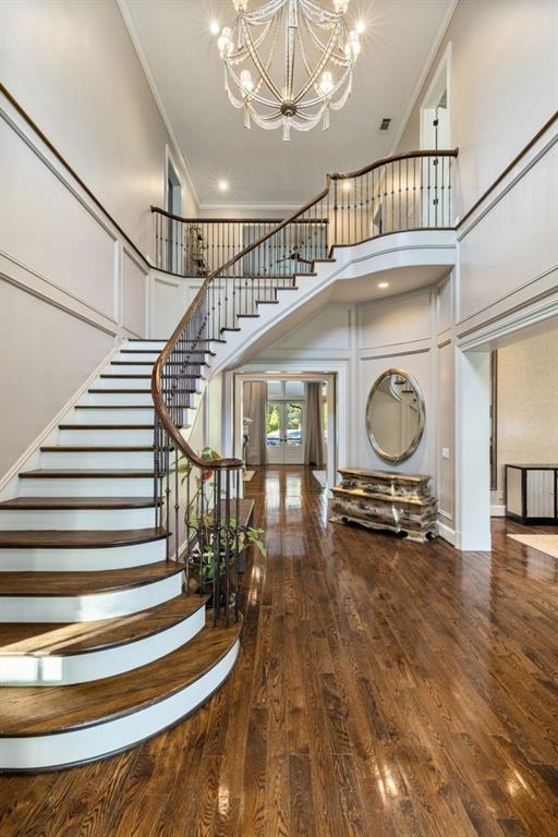475 Heards Ferry Rd Atlanta, GA 30328 - Photo 3 of 39