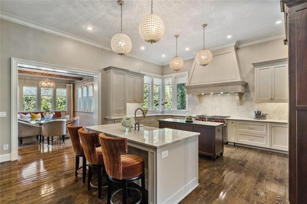 475 Heards Ferry Rd Atlanta, GA 30328 - Photo 8 of 39