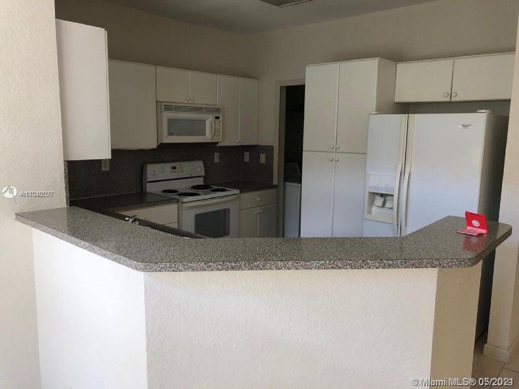 6362 Southwest 164th Path Miami, FL 33193 - Photo 11 of 20 Gallery Image 11