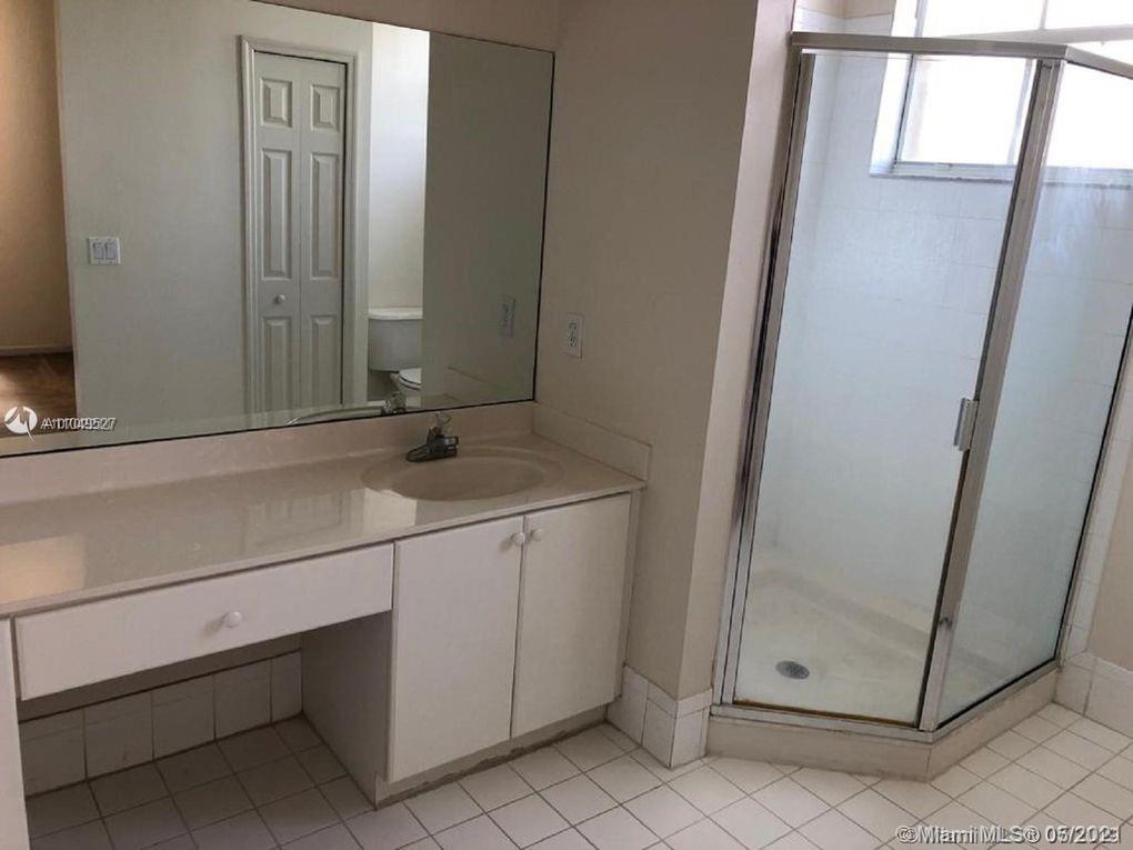 6362 Southwest 164th Path Miami, FL 33193 - Photo 12 of 20 Gallery Image 12