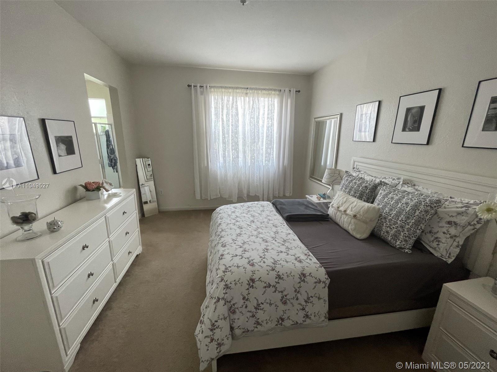 6362 Southwest 164th Path Miami, FL 33193 - Photo 9 of 20 Gallery Image 9