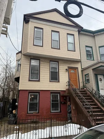 $2,300 | 23 Vroom Street, Unit 2, Jersey City, NJ 07306