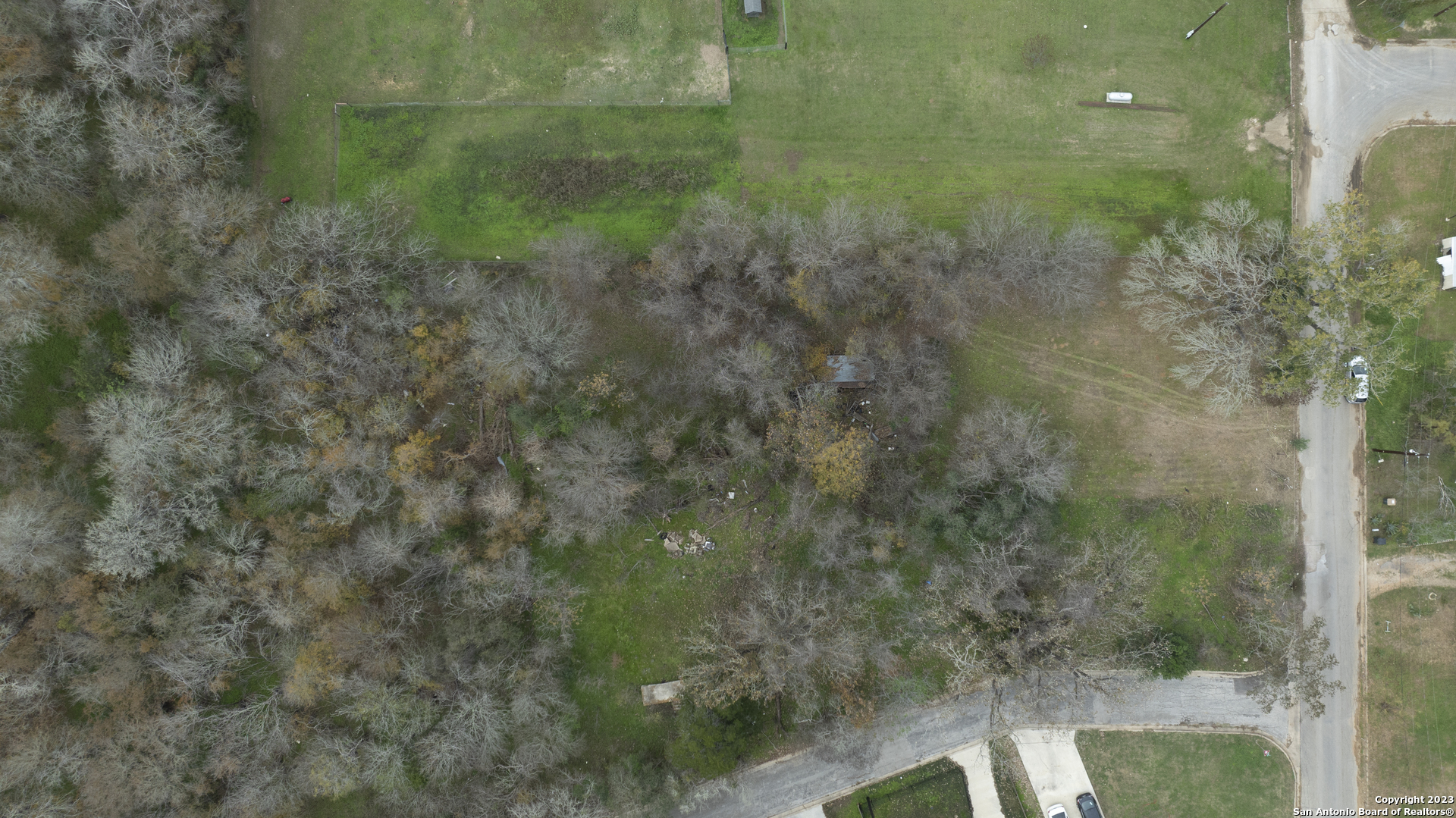 305 Trinity Street Luling, TX 78648 - Photo 11 of 25 a view of a yard