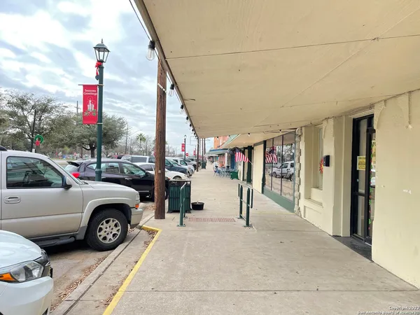$57,500 | 305 Trinity Street, Luling, TX 78648