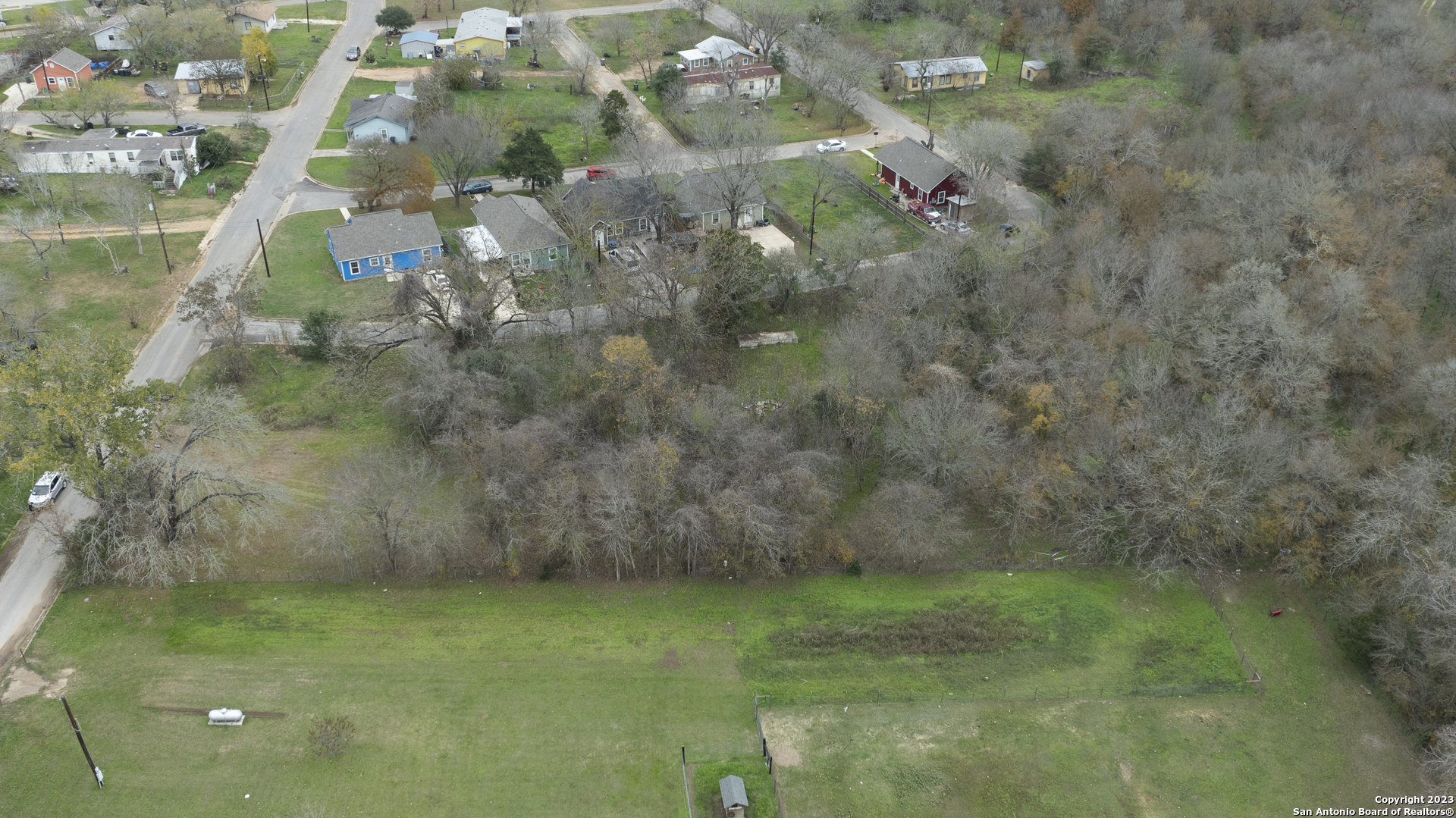 305 Trinity Street Luling, TX 78648 - Photo 5 of 25