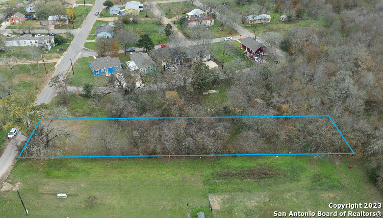 305 Trinity Street Luling, TX 78648 - Photo 9 of 25 a view of outdoor space and yard