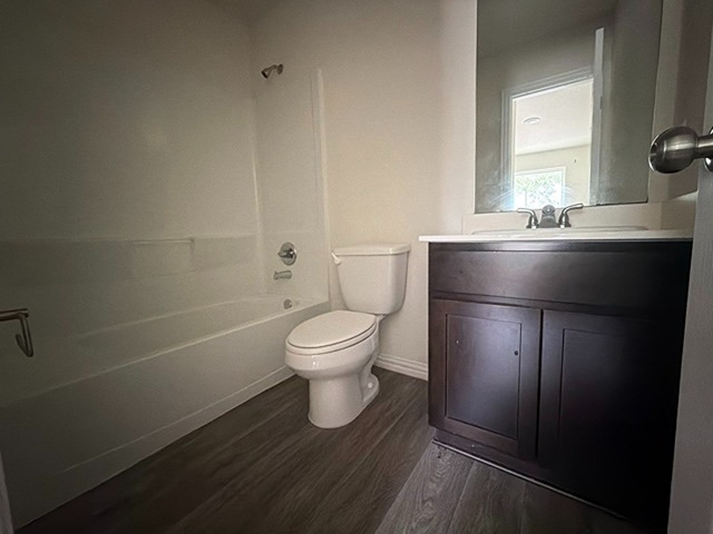 4423 Trigg Street Houston, TX 77093 - Photo 7 of 26 Unit A Bathroom 1