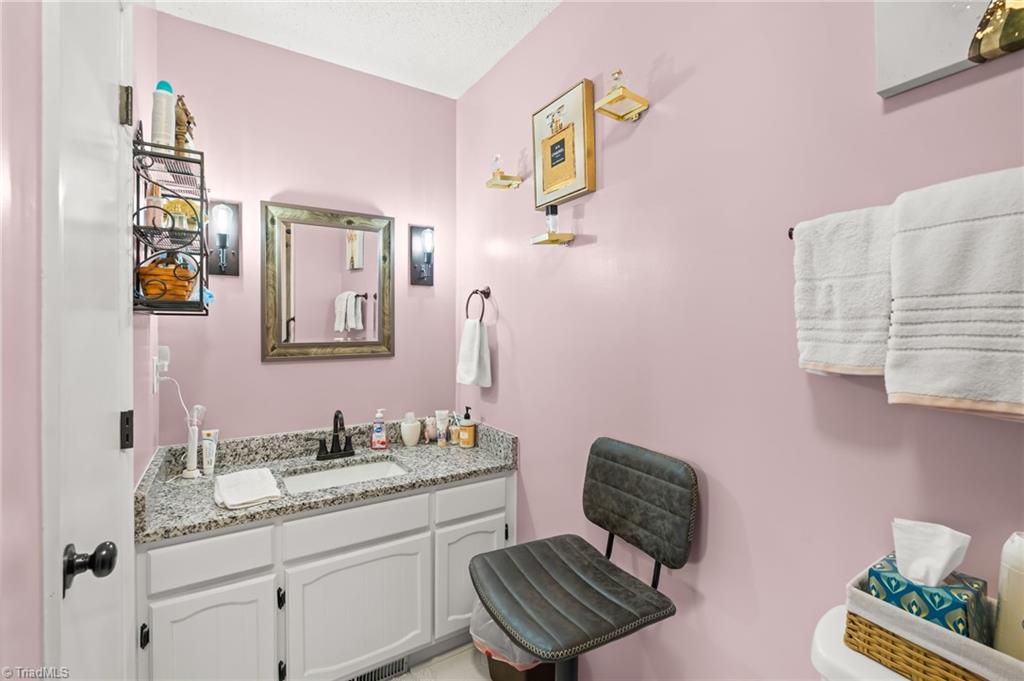 242 Northpoint Avenue, Unit C High Point, NC 27262 - Photo 12 of 22