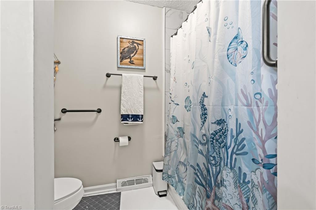 242 Northpoint Avenue, Unit C High Point, NC 27262 - Photo 16 of 22