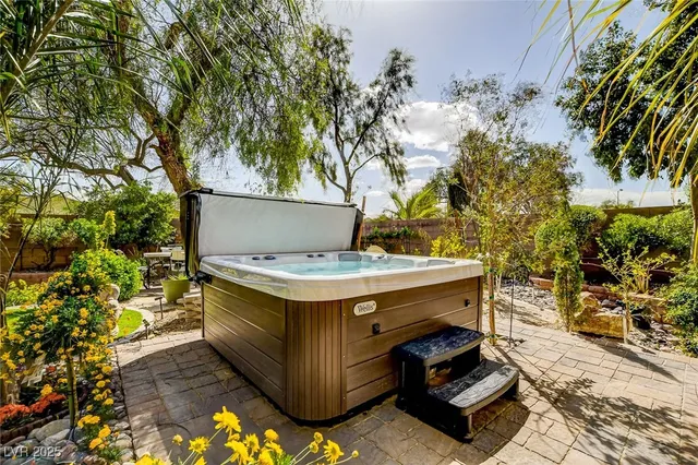 $599,999 | 4017 Kristina Lynn Avenue, North Las Vegas, NV 89081