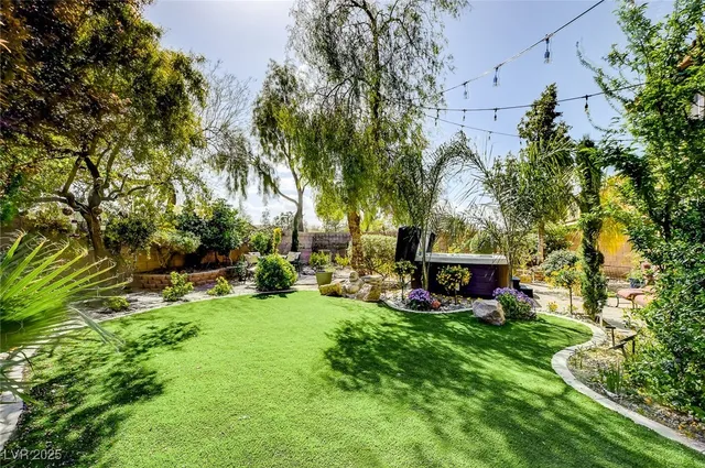 $599,999 | 4017 Kristina Lynn Avenue, North Las Vegas, NV 89081