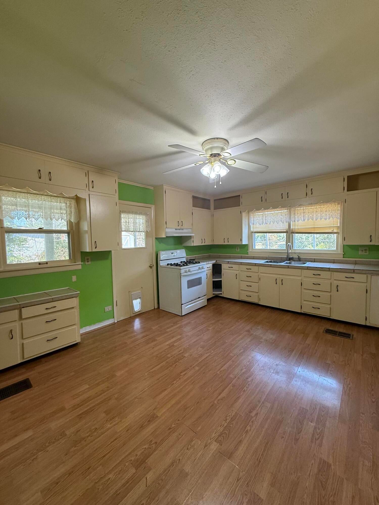 310 South Maple Street Aberdeen, MS 39730 - Photo 9 of 26 Gallery Image 9