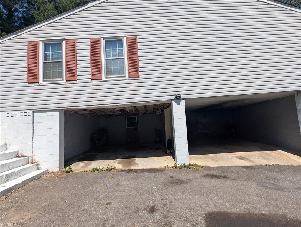 4221 Eck Road Jonesville, NC 28642 - Photo 3 of 31