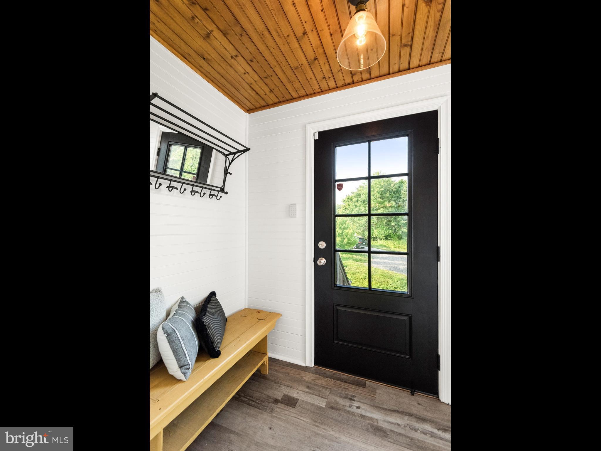 1510 State Road Phoenixville, PA 19460 - Photo 13 of 77 Foyer
