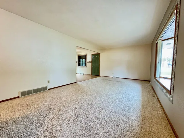 $219,900 | 1208 Somerset Road, Fergus Falls, MN 56537