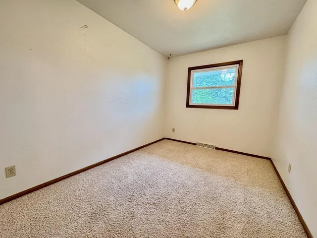 $219,900 | 1208 Somerset Road, Fergus Falls, MN 56537