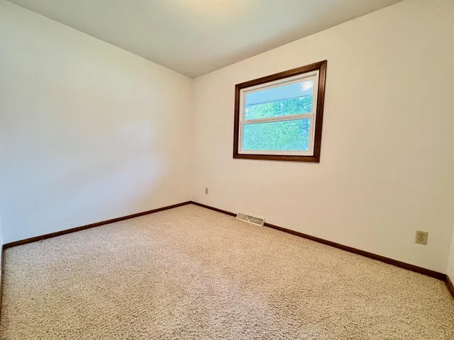 $219,900 | 1208 Somerset Road, Fergus Falls, MN 56537