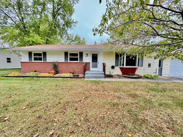 $219,900 | 1208 Somerset Road, Fergus Falls, MN 56537